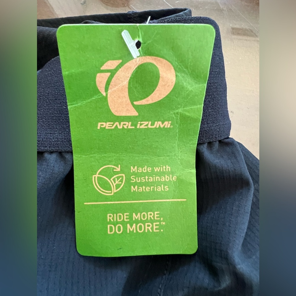 Pearl iZumi biking shorts (brand new size 2)